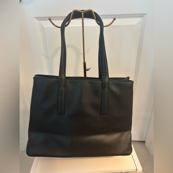 Tahari Black Metropolis Tote Handbag Purse Briefcase Professional 15x6x11. EUC - Picture 3 of 9